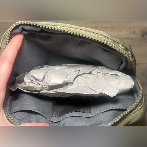 DANSKIN Women's Ella Neoprene Belt Bag, Sage Leaf, Brand New, NWT - Picture 7 of 7